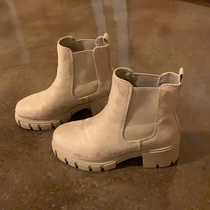 Madden Girl Tessa lug sole bootie